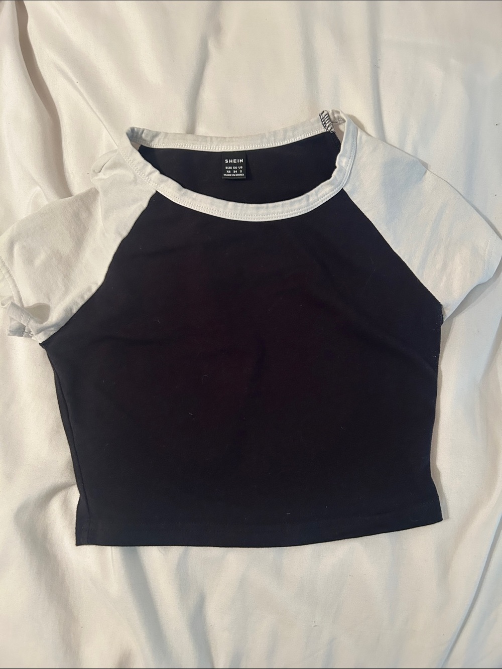 SHEIN Black & White Raglan Crop Tee